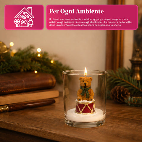 Weihnachtskerze im 7 cm großen Glas - Teddybär mit Weihnachtsmannmütze oder Bär auf der Trommel - Dekoration und Tischschmuck