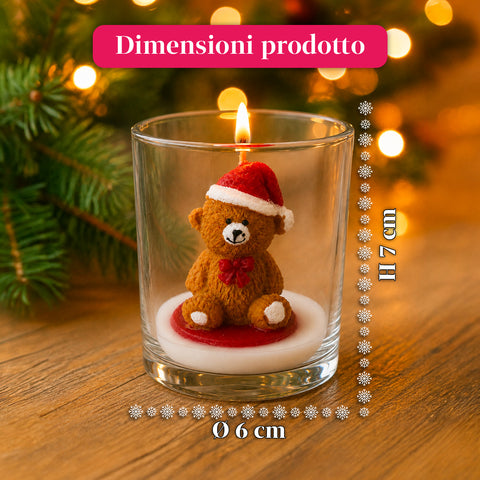 Weihnachtskerze im 7 cm großen Glas - Teddybär mit Weihnachtsmannmütze oder Bär auf der Trommel - Dekoration und Tischschmuck