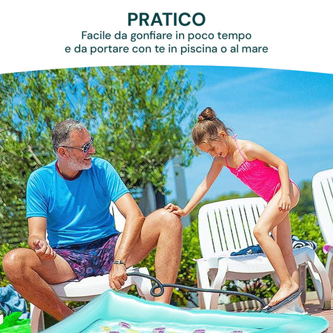 Einfaches Aufpumpen der Doppel-Luftmatratze von Bestway mit einer Handpumpe, praktisch für die Vorbereitung auf Pool und Meer