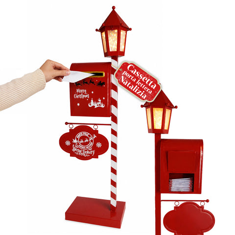 DeerPost Weihnachtlicher Briefkasten mit LED-Laterne und rückseitiger Klappe, Metalldekoration mit Hängeschild, 92,5 cm hoch