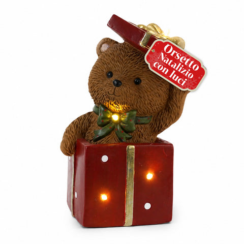 Weihnachtlicher Teddybär aus Polyresin mit Geschenkpaket, 2 Varianten, punktuelle LED-Leuchten, Batteriebetrieb, hochwertige Verarbeitung, stabile Basis