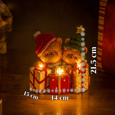 saint joy orsetto natalizio in poliresina con pacco regalo 2 varianti luci led puntuali alimentazione a batterie finiture curate base stabile ean 8050043127846