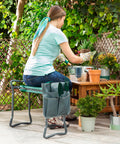bild-3-innovagoods-klappbare-gartenbank-mit-tasche-für-gartenwerkzeuge-60x49x275cm-ean-8435527821616