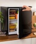 Bild-4-wintem-mini-kühlschrank-aus-metall-mit-led-innenbeleuchtung-48l-mit-5l-gefrierfach-85w-schwarz-ean-8052286431483