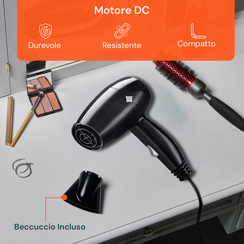 Langlebiger, widerstandsfähiger und kompakter Gleichstrommotor mit mitgelieferter Düse, Haartrockner auf einem Tisch mit Make-up-Accessoires für eine vollständige Beauty-Routine