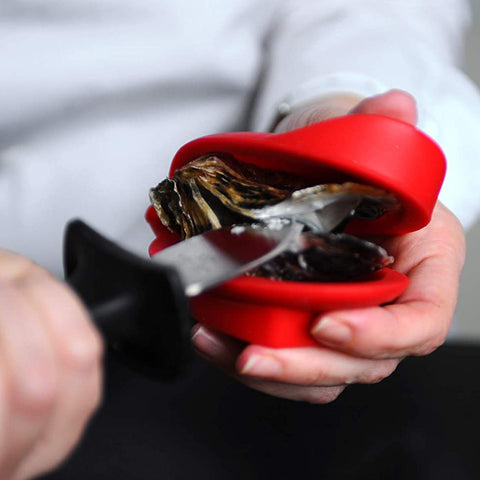 Bild-2-Fackelmann-Oyster-Öffner-aus-rotem-Silikon-EAN-5051126822316