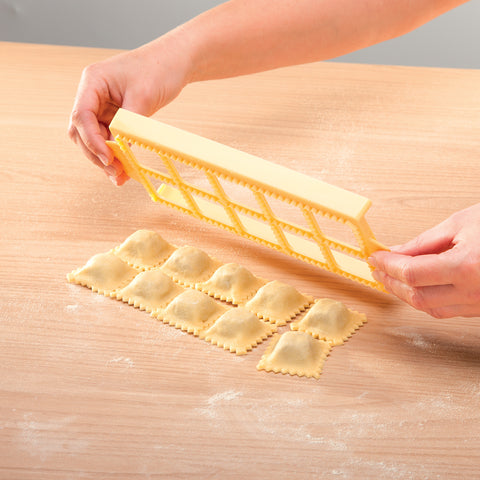 Bild-3-Tescoma-Form für 10 quadratische Ravioli aus Kunststoff-EAN-8595028482317