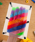 image-4-oem-pin-art-spiel-mobile-nagelskulptur-regenbogen-pride-12x9cm-ean-4029811473960
